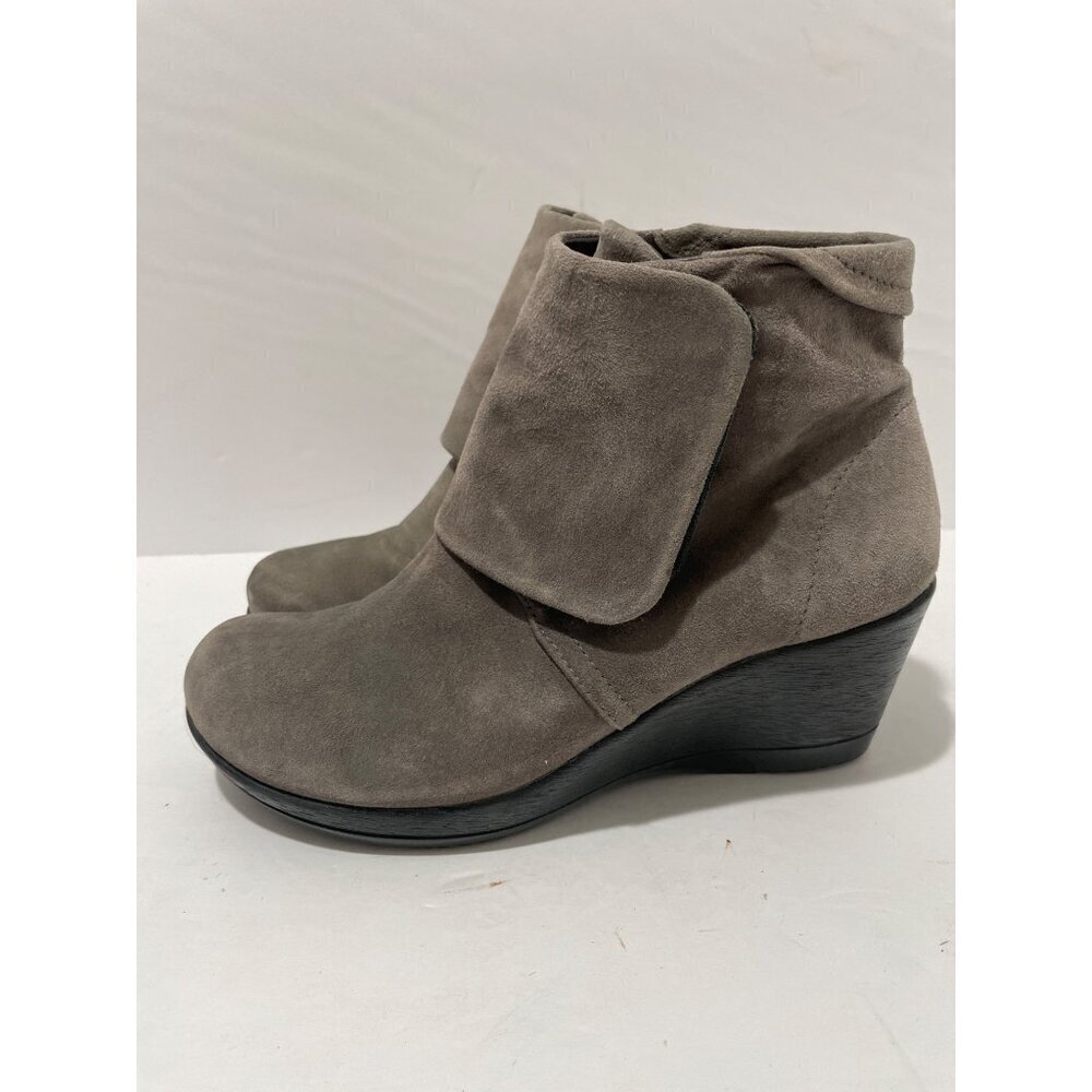 Dansko Womens suede leather Wedge Ankle Boots with Velcro Upper size 36